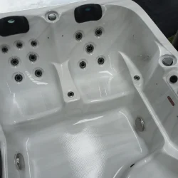 Jacuzzi exterior / interior – SPA WORLD Atlanta H-06 Silver White